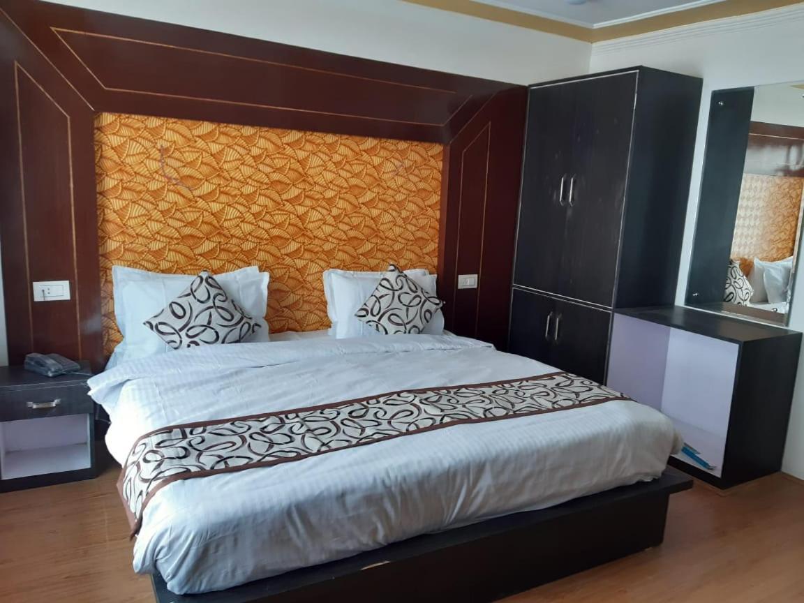 Hotel D Indian Kargil Exterior photo